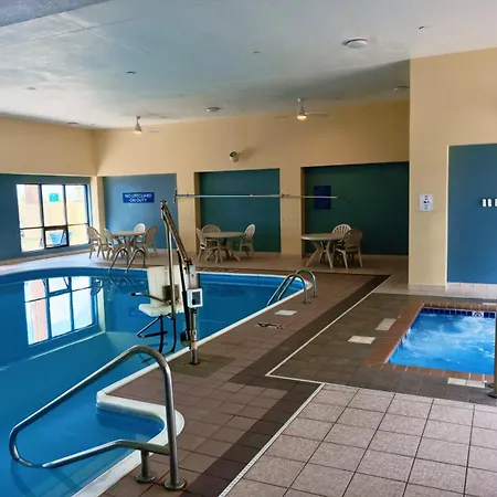 Days Inn By Wyndham Fargo - West Acres