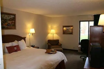Days By Wyndham - West Acres Hotel Fargo
