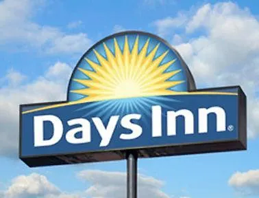 Days By Wyndham - West Acres Hotel