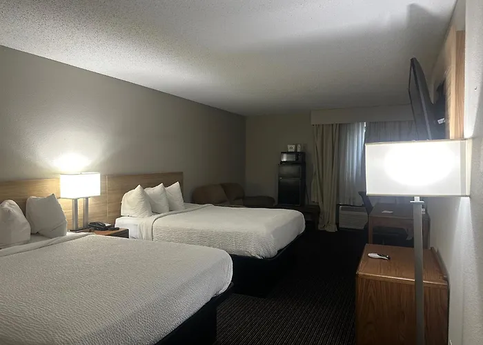 Hotel Days By Wyndham - West Acres 2*
