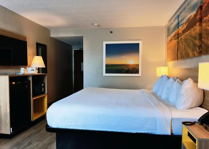 Days By Wyndham - West Acres Hotel 2*