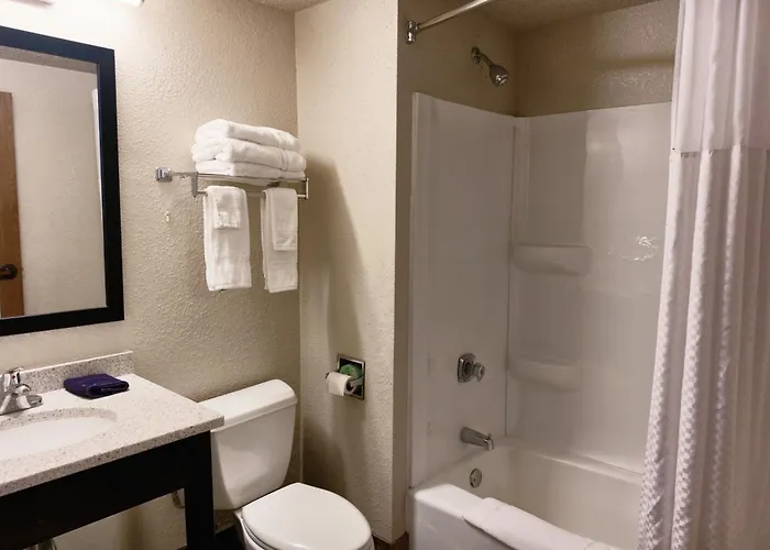 Days By Wyndham - West Acres Hotel Fargo