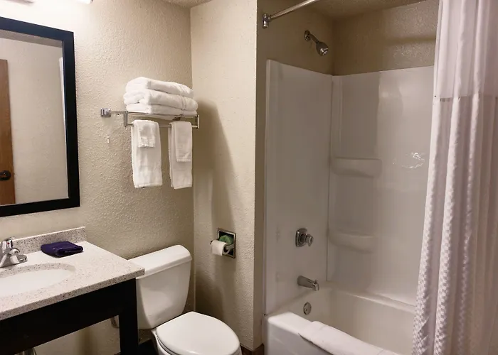 Hotel Days By Wyndham - West Acres
