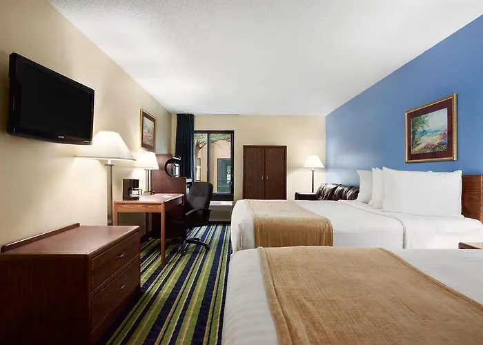 Days By Wyndham - West Acres Hotel