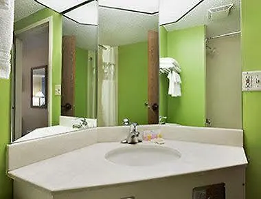 Days By Wyndham - West Acres Hotel Fargo